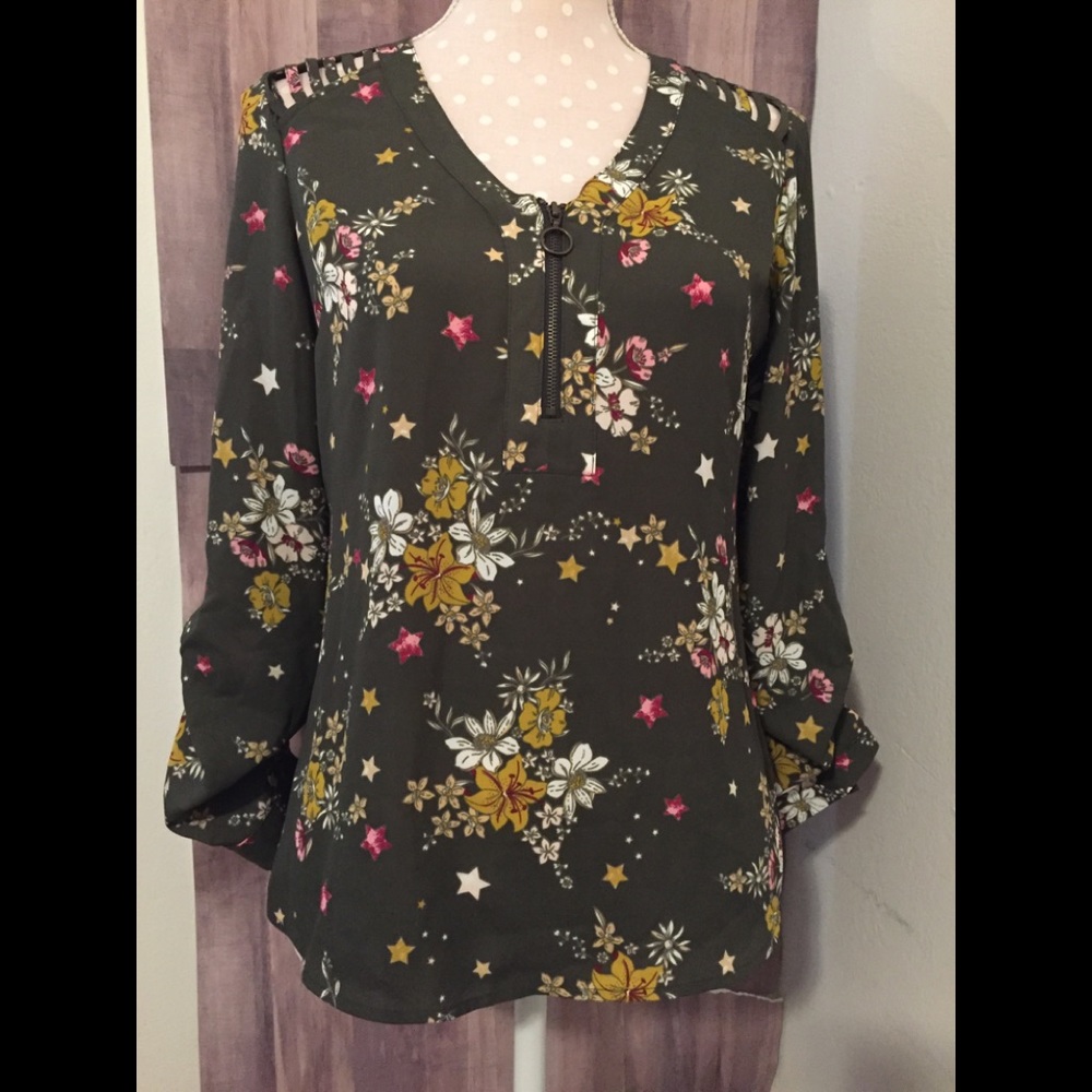 Candie’s floral print shirt